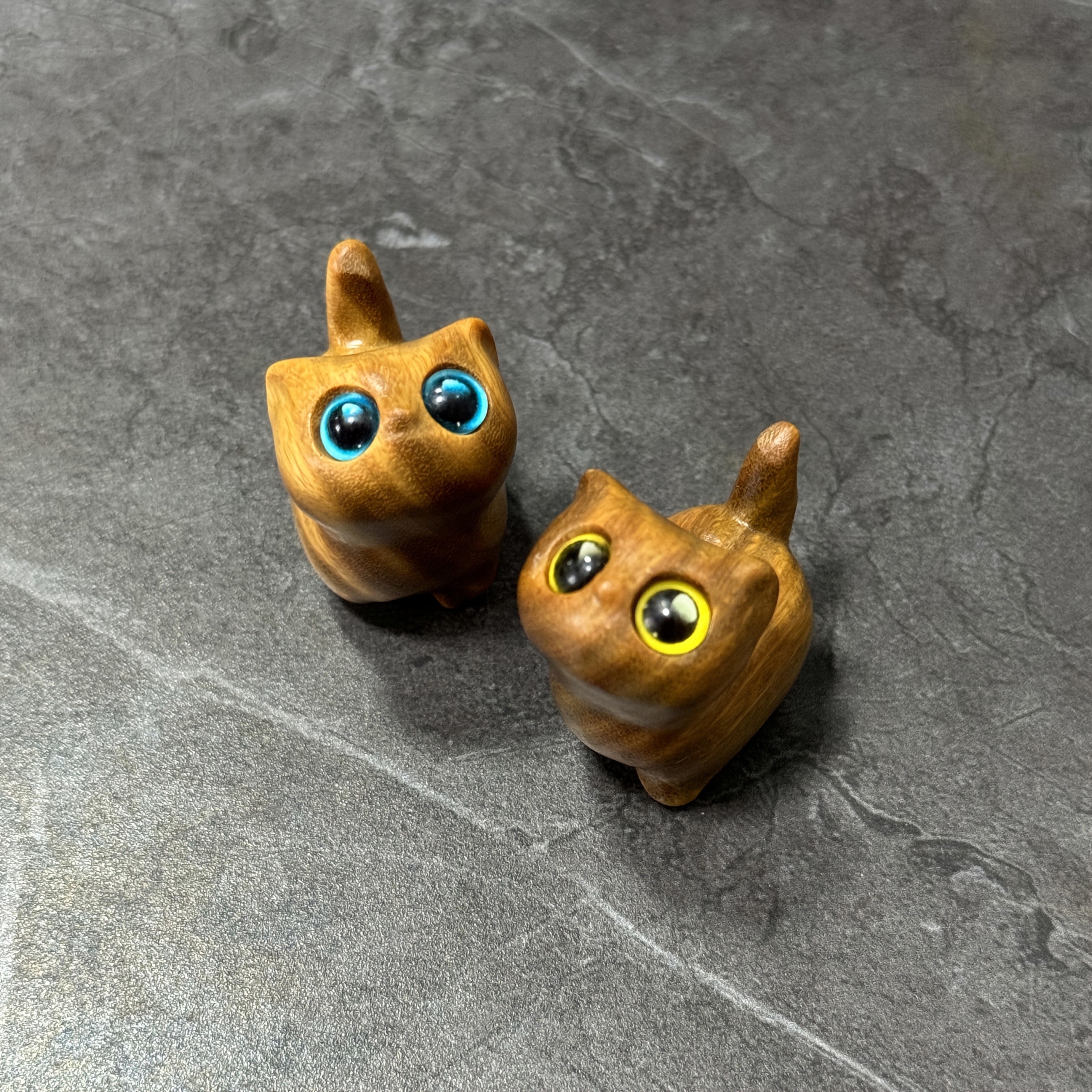 Ahşap El Yapımı Kedi Figürü – Dekoratif & Hediye