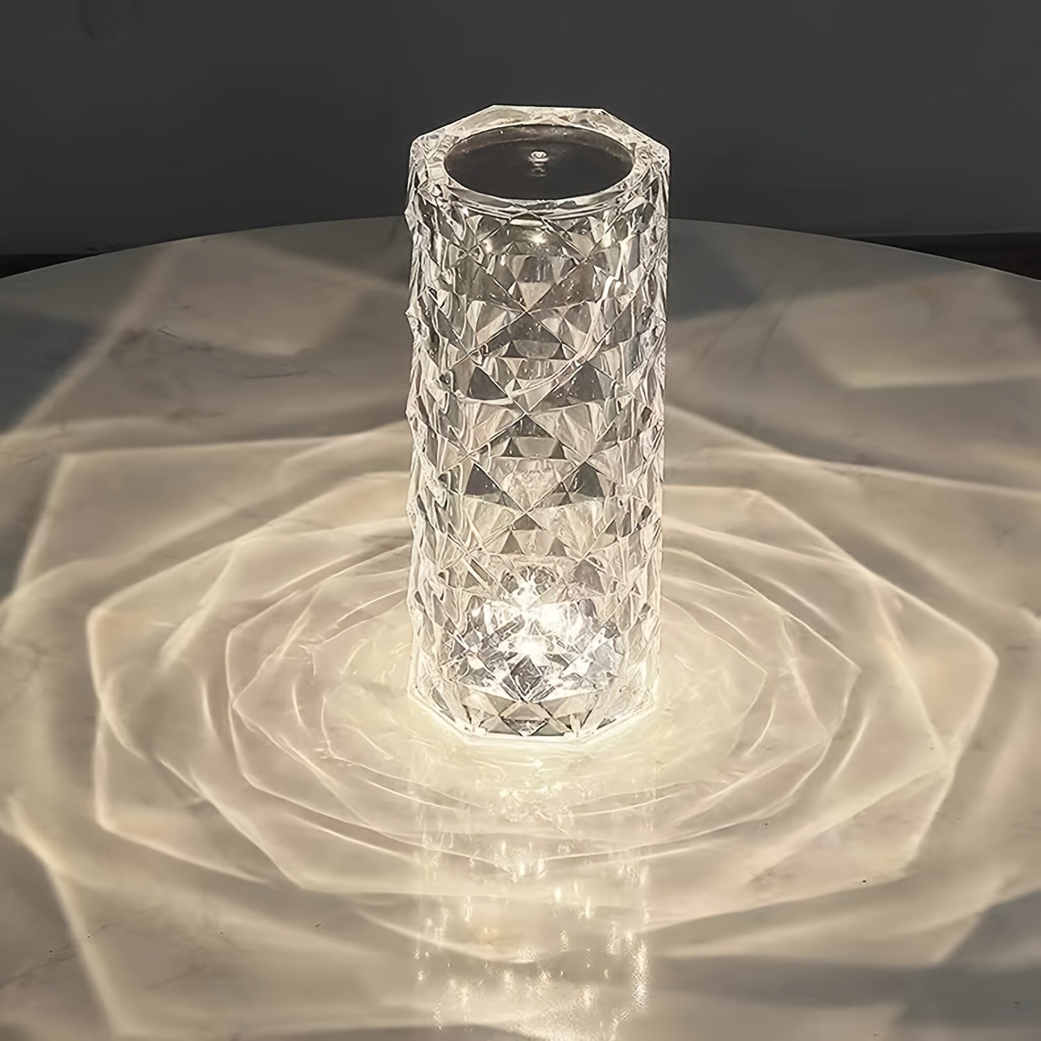 1 Adet Kristal Elmas Masa Lambası, 3 Renkli LED, USB Şarjlı, ev ve parti dekoru için ideal.