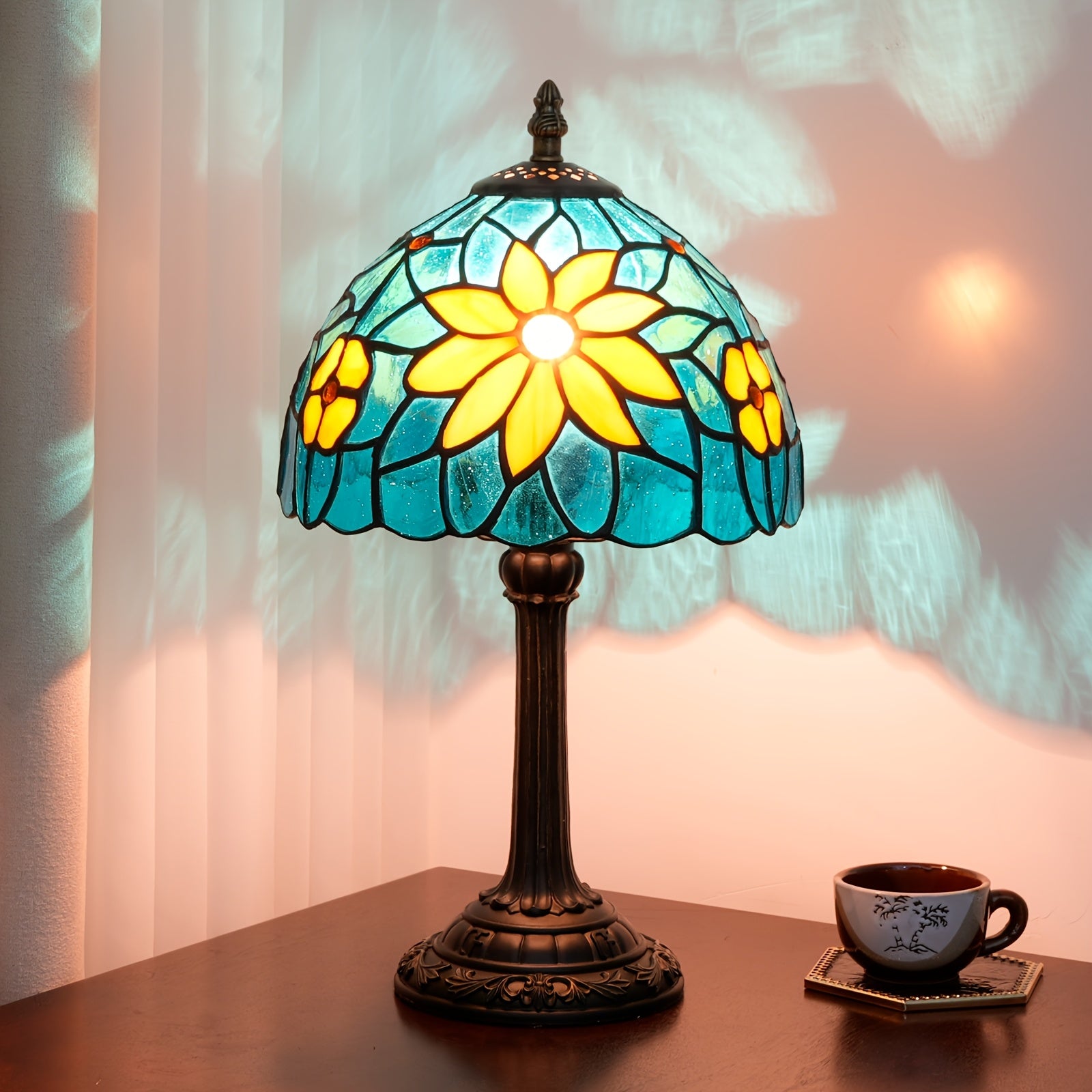 8 inç vitray masa lambası, sıcak ışık, retro Avrupa tarzı; oturma odası, yatak odası ve bar dekoru için ideal.