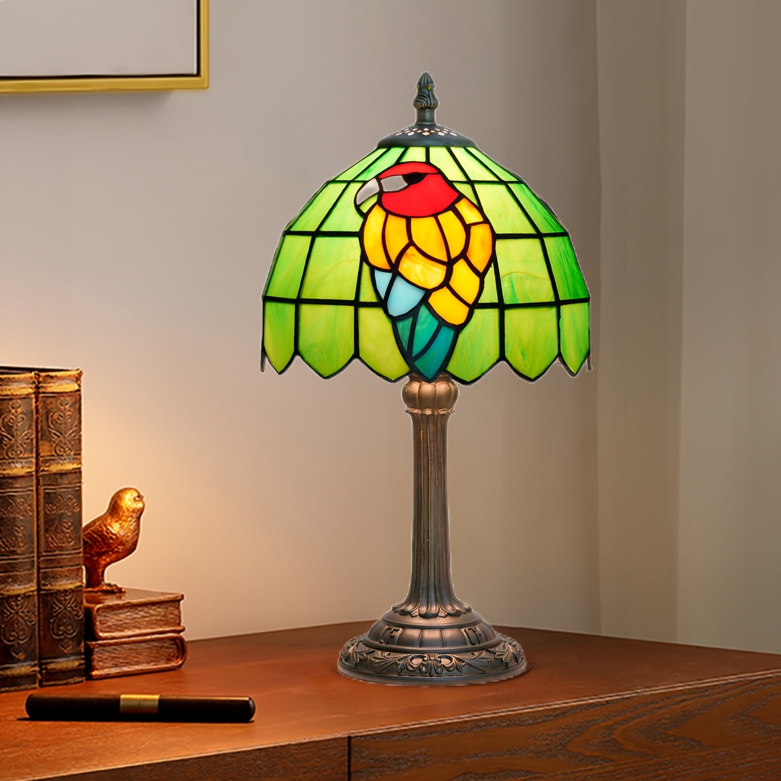 8 inç vitray masa lambası, sıcak ışık, retro Avrupa tarzı; oturma odası, yatak odası ve bar dekoru için ideal.